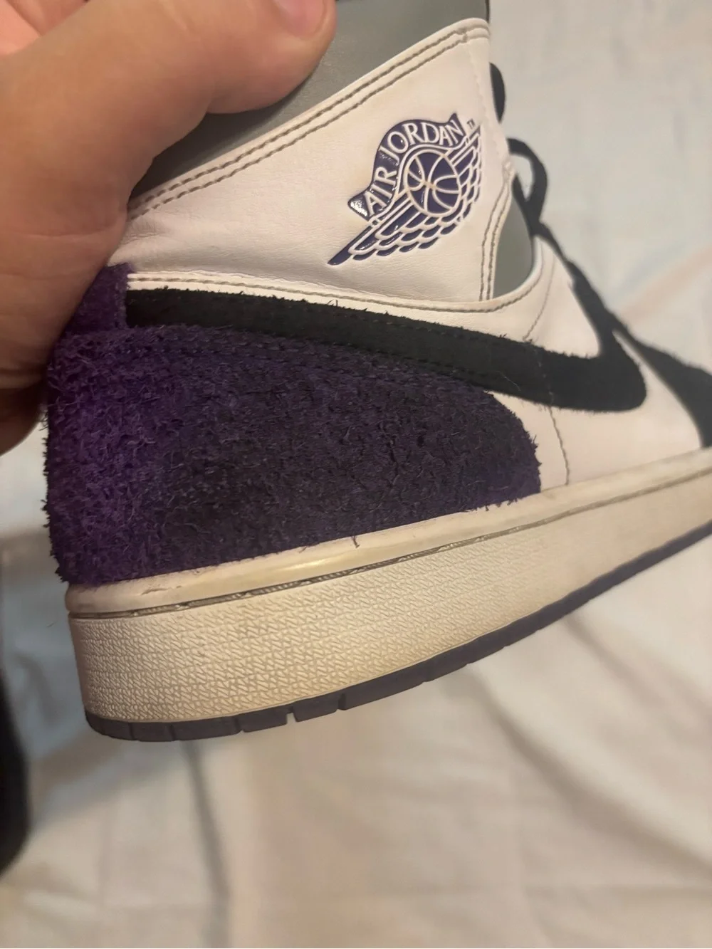 Air Jordan 1 Mid SE 'Varsity Purple